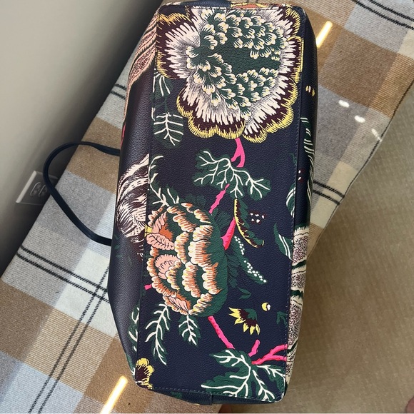 Tory Burch Kensington Square Tote - Picture 8 of 8